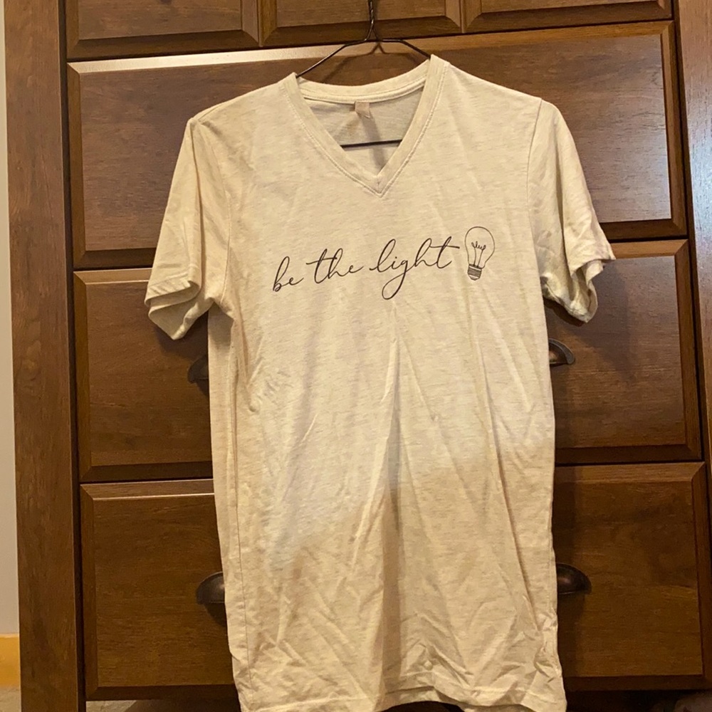 Be the Light v-neck T-shirt. Size Small.